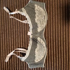 🍓2 for $15 🍓 Super Cute Victoria's Secret Bra